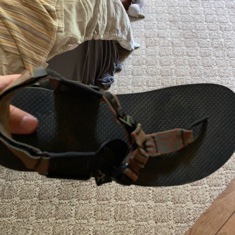 A pair of Men’s Bedrock sandals never been worn